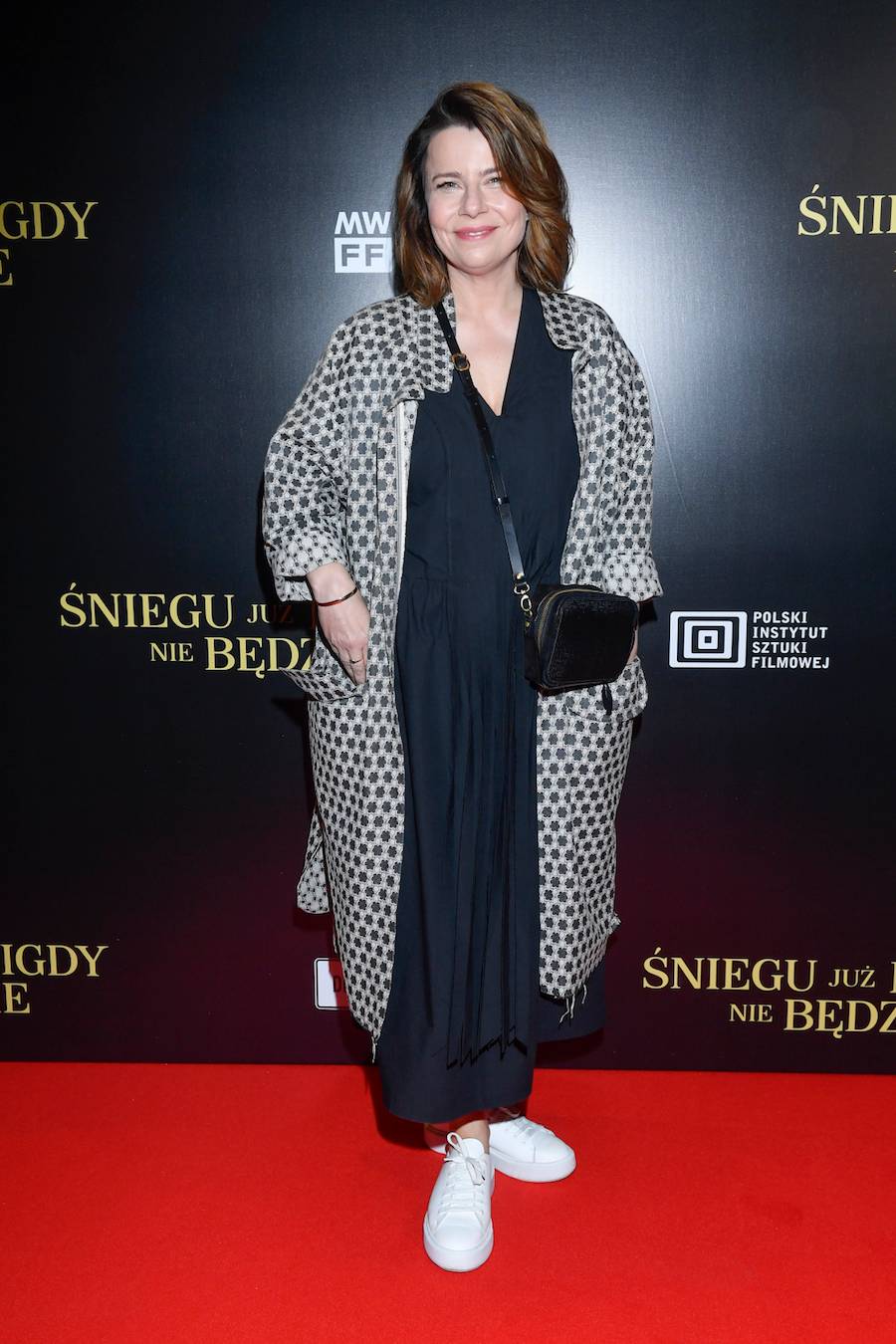 Premiera filmu “Śniegu już nigdy nie będzie”. Weronika Rosati odsłoniła szczupłe nogi