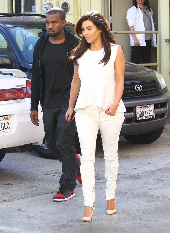 Tak wyglądali Kim i Kanye, gdy zaczęli ze sobą chodzić – oboje PRZYTYLI od tamtego czasu