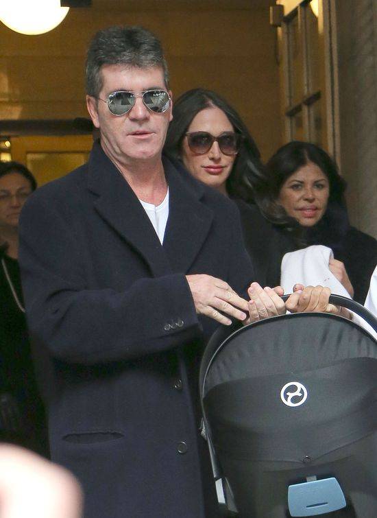 Simon Cowell odbiera ze szpitala Lauren Silverman i synka Erica