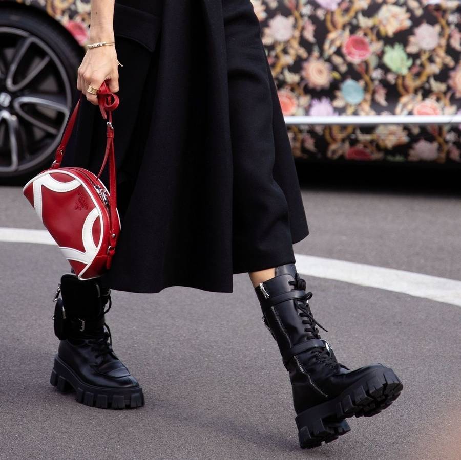 Uwaga gorący TREND! W TAKICH butach będą tej jesieni chodzić modne dziewczyny