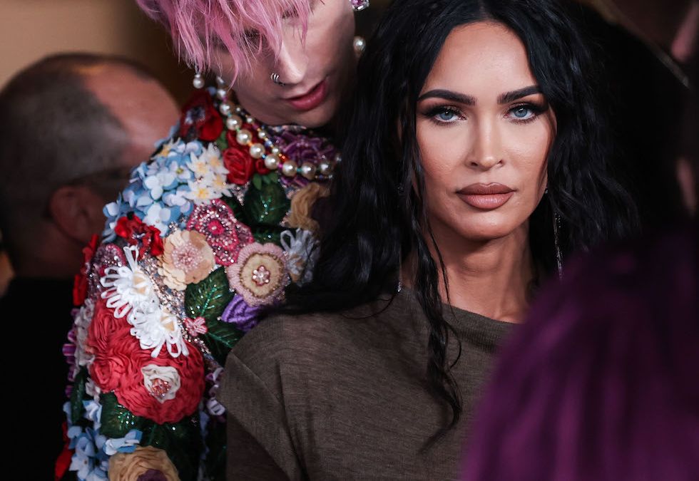 BEVERLY HILLS, LOS ANGELES, CALIFORNIA, USA - APRIL 10: The Daily Front Row's 6th Annual Fashion Los Angeles Awards presented by Yes I Am Cacharel, Moroccanoil, Sunglass Hut, MCM, FIJI, Whispering Angel, and Sleep Spa Hastens held at the Beverly Wilshire, A Four Seasons Hotel on April 10, 2022 in Beverly Hills, Los Angeles, California, United States. 10 Apr 2022,Image: 681992217, License: Rights-managed, Restrictions: NO France, Model Release: no, Pictured: Machine Gun Kelly, Megan Fox, Credit line: Xavier Collin/Image Press Agency / MEGA / The Mega Agency / Forum