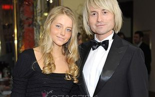 Piotr Rubik spisuje intercyzę