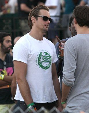 alexander-skarsgard-g-R1
