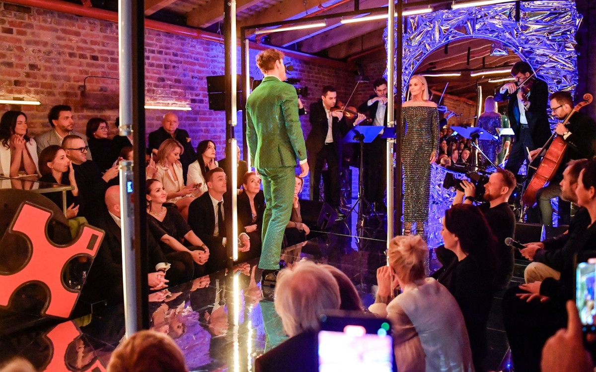 Kolejny polski artysta na światowych salonach. Pokazał się u boku Rihanny i Brigitte Macron