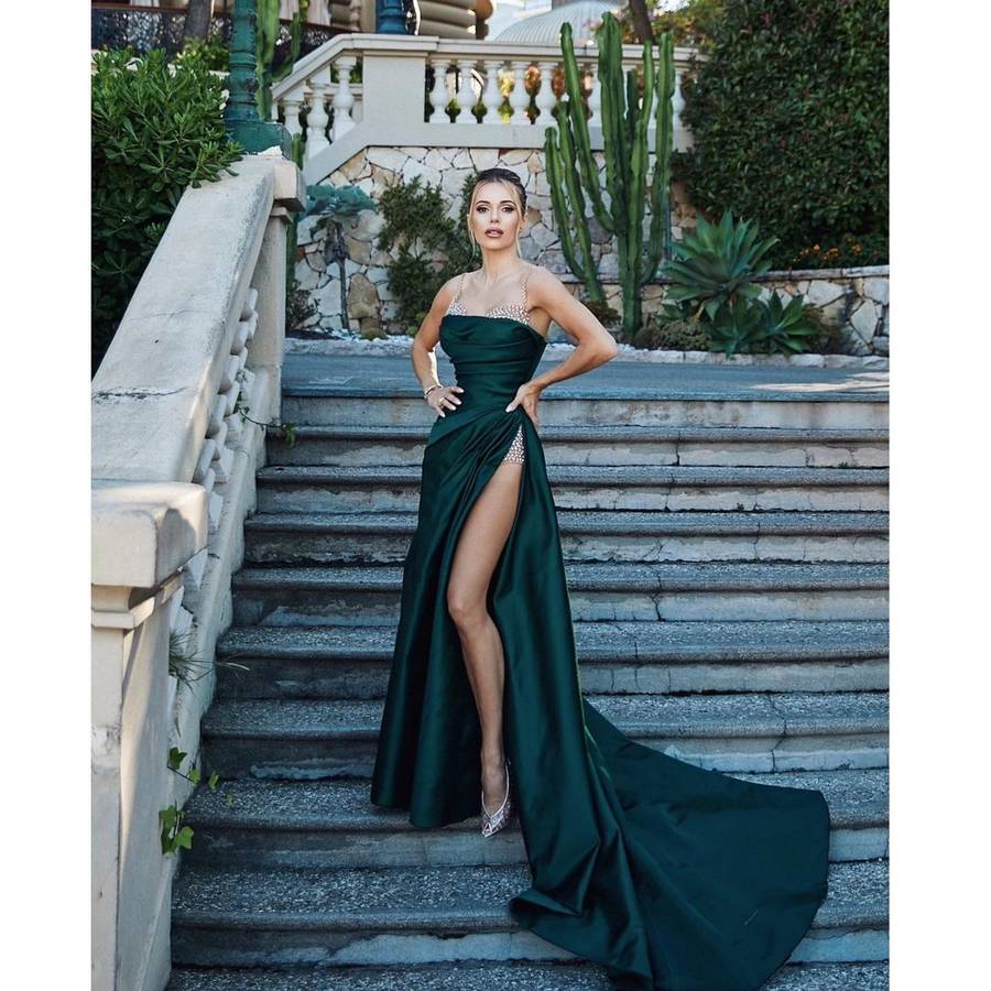 Doda od dziś HOT 40! Przypominamy jej najbardziej kiczowate i spektakularne looki (ZDJĘCIA)