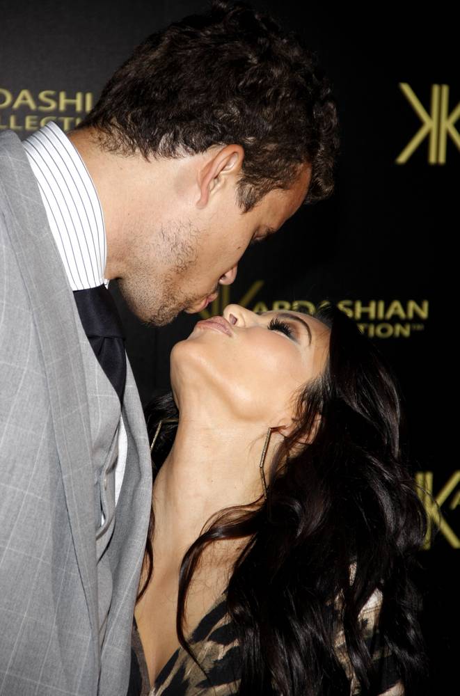 BOMBA! Ta książka zdradza WSZYSTKIE sekrety Kardashianów