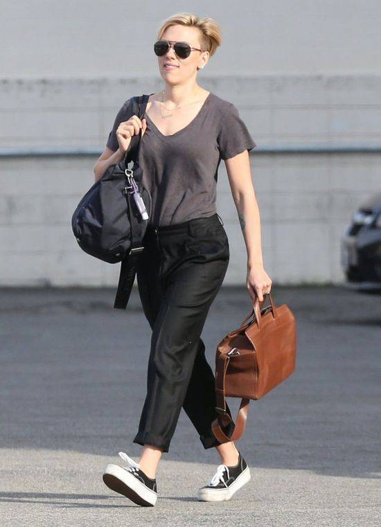 Scarlett Johansson przed, w i po ciąży