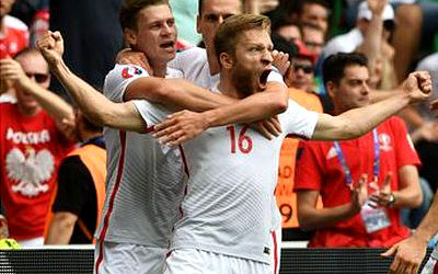Gest Wojciecha Szczęsnego po meczu ze Szwajcarią wywołał aferę