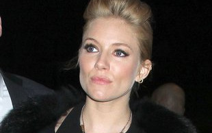 Sienna Miller zadebiutowała w roli mamy