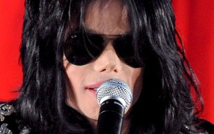 Zdjęcie z sekcji zwłok Michaela Jacksona