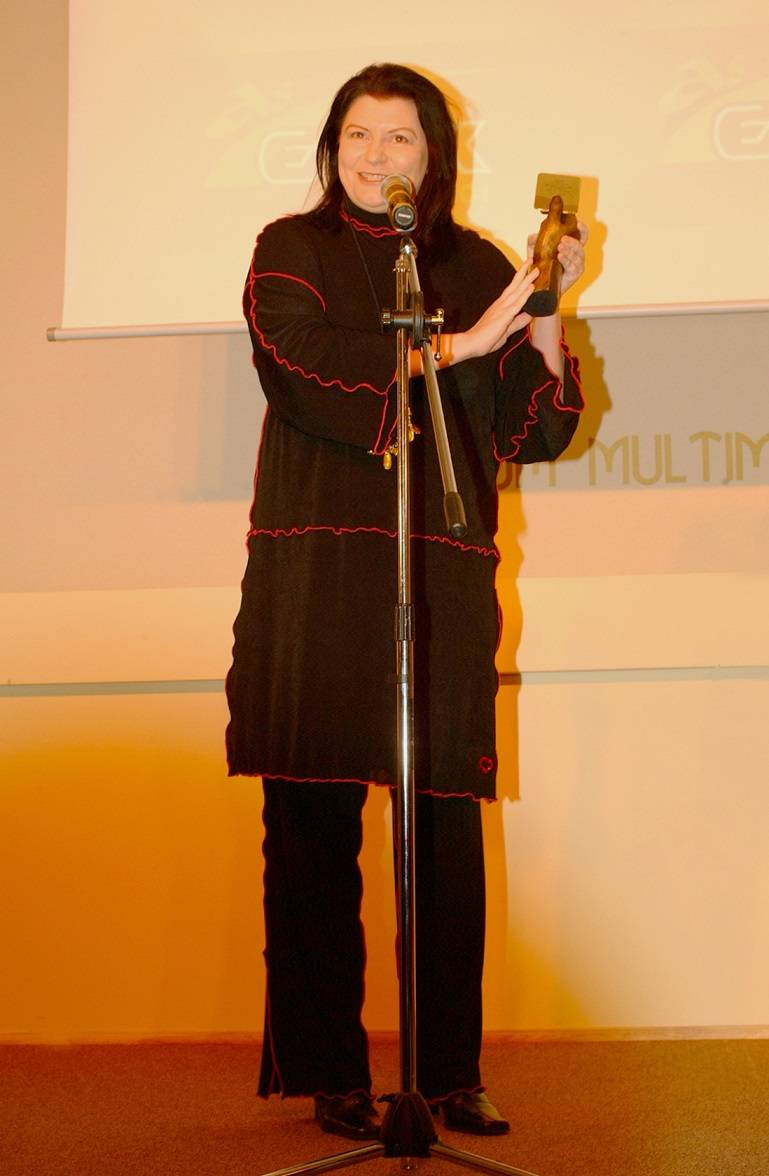 Była “żelazną damą” rynku muzycznego. Zniknęła w atmosferze skandalu. Co teraz robi Katarzyna Kanclerz?