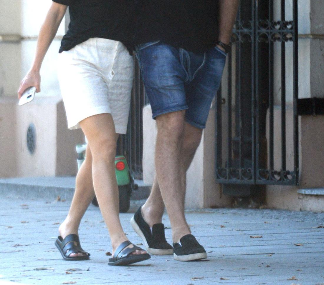 Sara i Artur Borucowie w luźnych stylizacjach