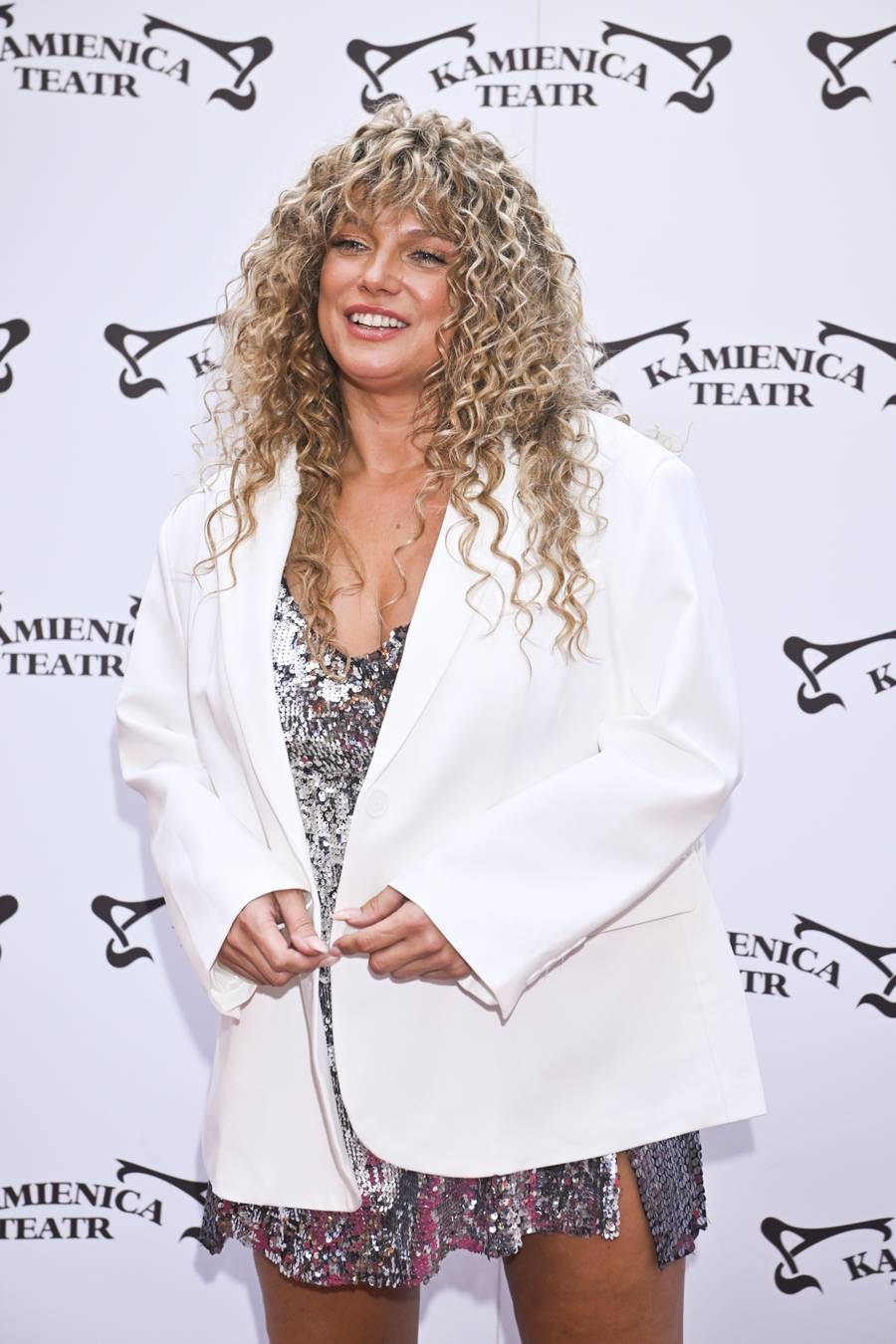 Joanna Liszowska przeszła spektakularną metamorfozę włosów. Oto jej wszystkie fryzury