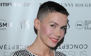 Olga Bołądź pierwszy raz w nowej fryzurze na salonach (FOTO)