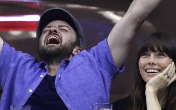 Co się dzieje, gdy Justin Timberlake przychodzi w nocy do domu z kolegami?