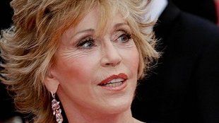 Jane Fonda w Cannes daje lekcje młodszym (FOTO)