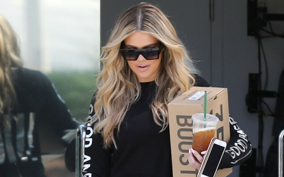 Pierwsze zdjęcia Khloe w Los Angeles! Rozpad związku jej służy?