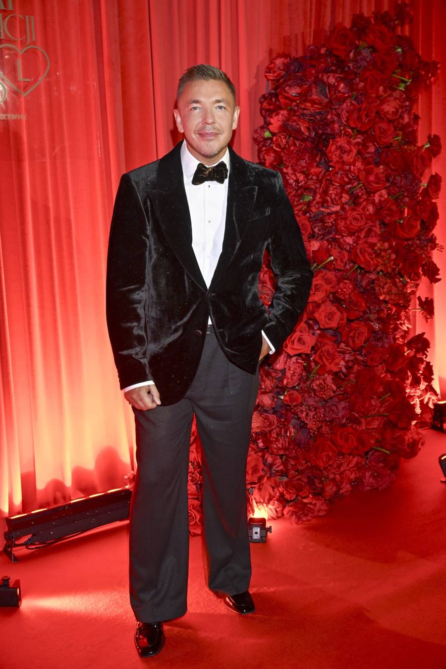 Gwiazdorska śmietanka na Balu Charytatywnym Fundacji Legii! Izabela Janachowska z mężem, Tomasz Kot z żoną, Przetakiewicz z ukochanym