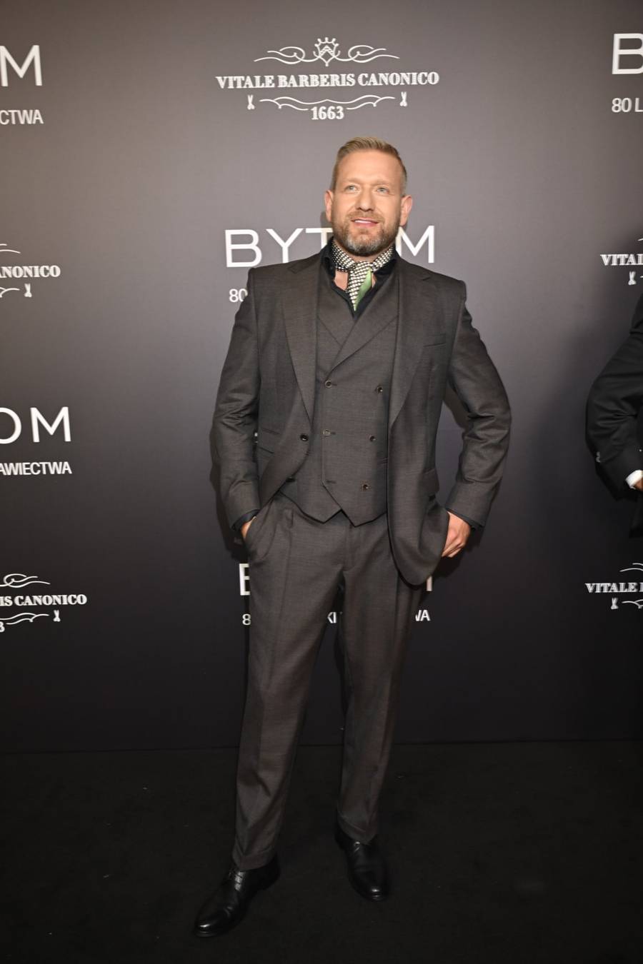 Plejada gwiazd na pokazie marki BYTOM! Gojdź lansuje się nową twarzą, Marcin Dorociński, Jan Frycz z żoną