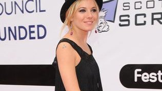 Kochanek Sienny Miller tłumaczy się z romansu