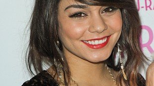 Czy Vanessa Hudgens celowo dodaje sobie lat? (FOTO)
