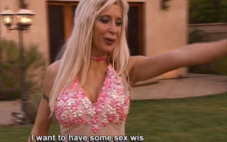 Angelique – różowe anielisko z wyglądem transwestyty