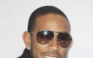 Znany raper zostawił córkę na lotnisku!