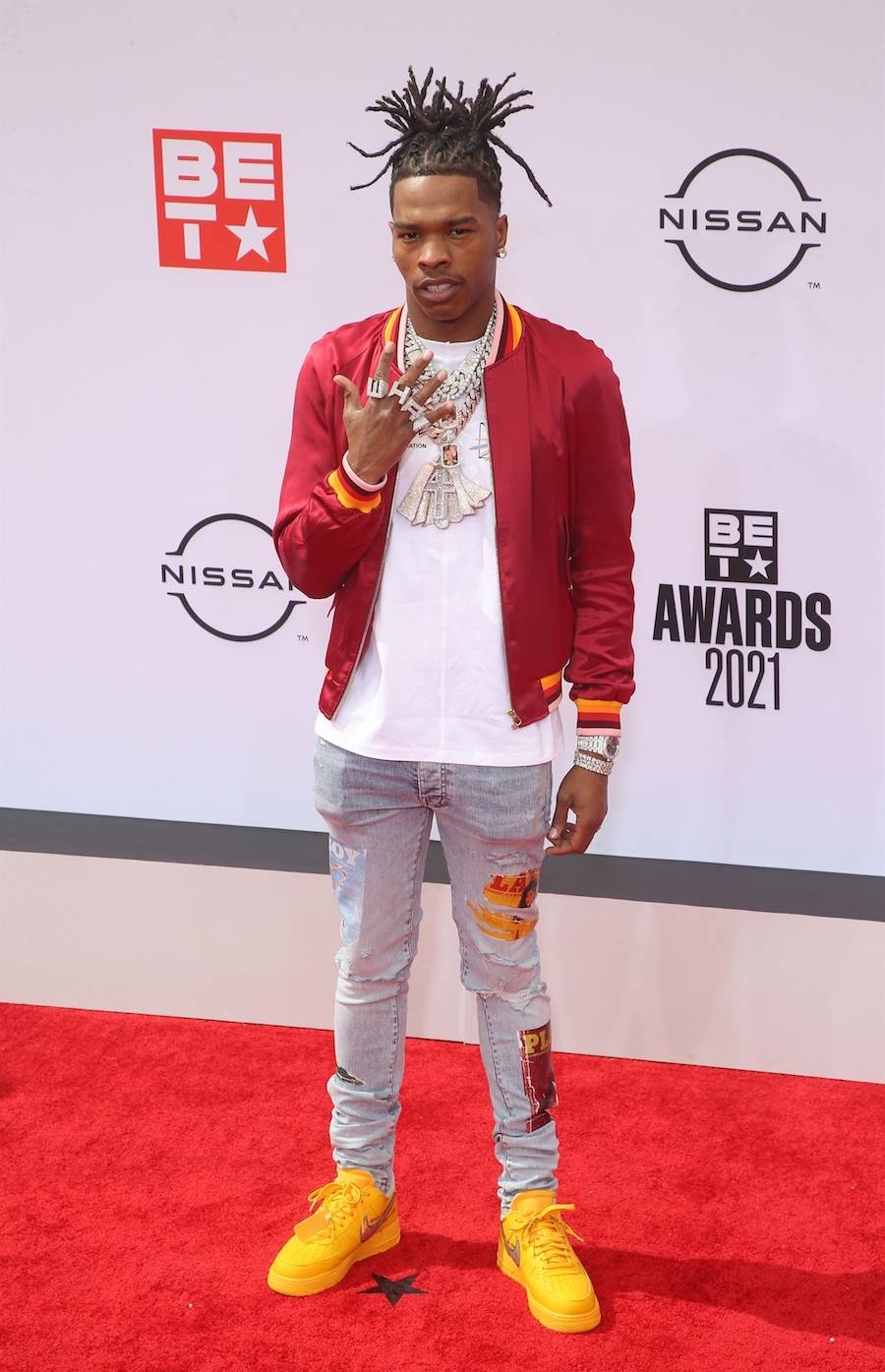 BET Awards. Zwycięzcy wieczoru – ciężarna Cardi B odkryła cały brzuch na scenie  (ZDJĘCIA)