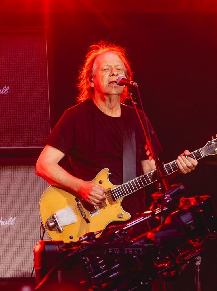 Stevie Young, fot. Wikimedia.org