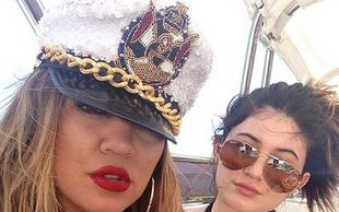 Khloe Kardashian też retuszuje swoje zdjęcia? (FOTO)