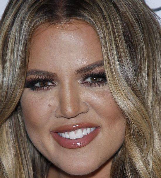 13 zdjęć, które ukazują, jak naprawdę wygląda twarz Khloe Kardashian
