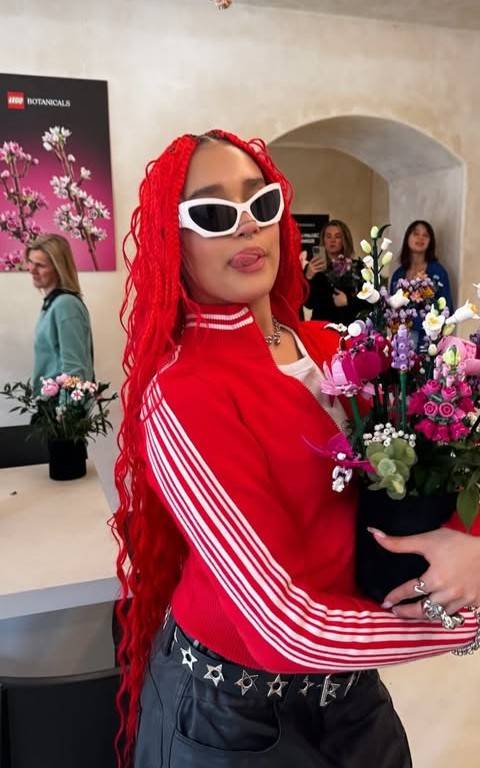 Sara James zaprezentowała się w SETNEJ nowej fryzurze! Zainspirowała się Wiśniewskim?!