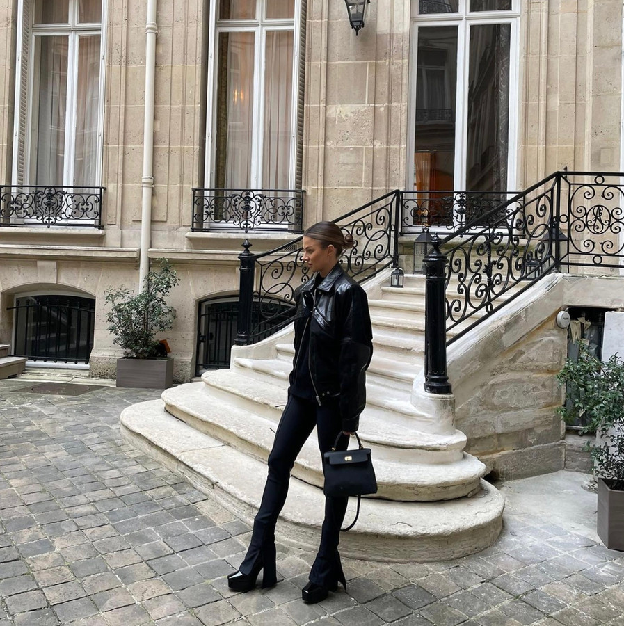 Tak, do twarzy jej w czarnym