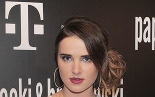 Chciała pokazać legginsy czy pochwalić się brzuchem? (FOTO)