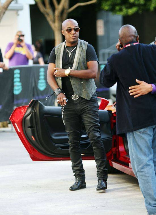 Historia pierścionków zaręczynowych Kim Kardashian