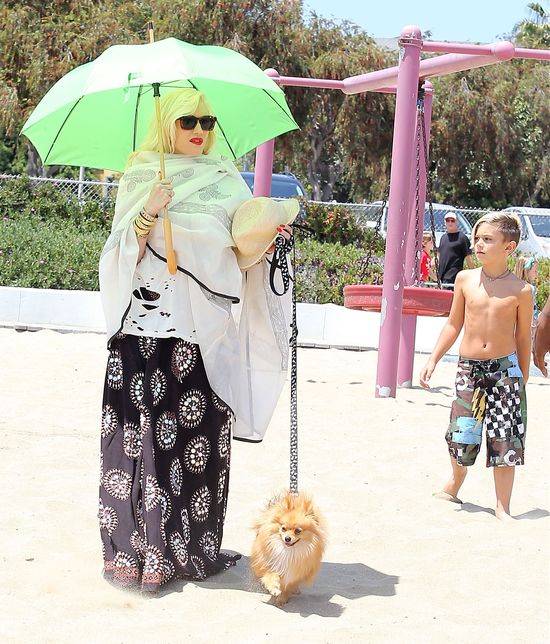 Gwen Stefani ukrywa się przed słońcem