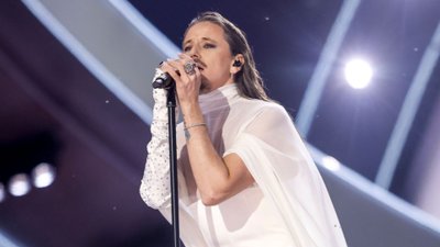 Wielka szrama na policzku. Michał Szpak zrobił sobie tam tatuaż?!