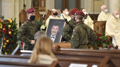 Pogrzeb Krzysztofa Krawczyka. Znane osoby oddały hołd legendzie