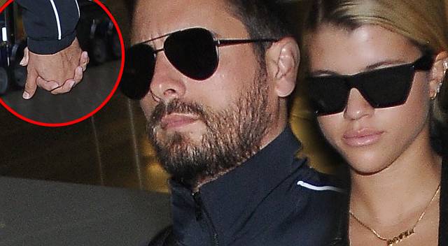 Scott Disick z Sofią Richie za rączkę na lotnisku (ZDJĘCIA)