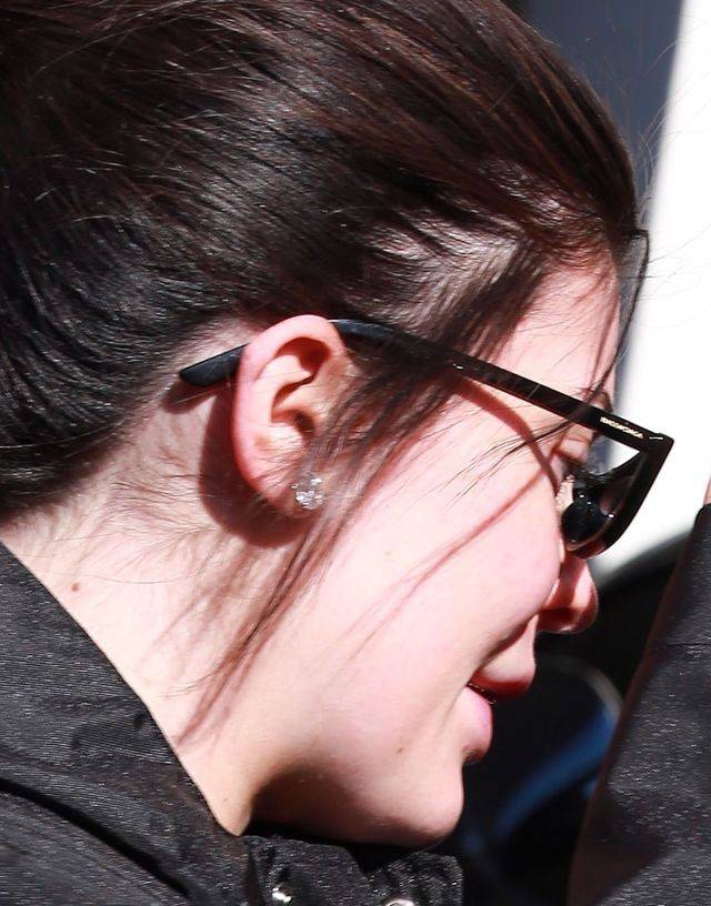 Kylie Jenner BEZ MAKIJAŻU, w byle jakiej fryzurze