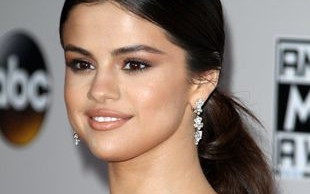 Selena Gomez PIERWSZY RAZ na czerwonym dywanie od czasu odwyku! (FOTO)