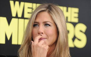 Krągłości u Jennifer Aniston? To nie przypadek!