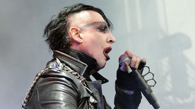 Manson miał poważny wypadek na scenie. Spadła na niego konstrukcja (VIDEO)
