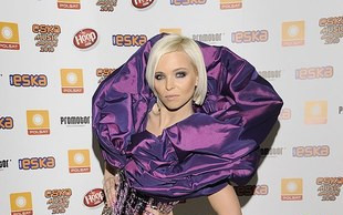 Candy Girl sama szyje swoje sceniczne stroje [VIDEO]