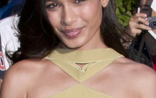 Freida Pinto nadal zachwyca świeżością (FOTO)