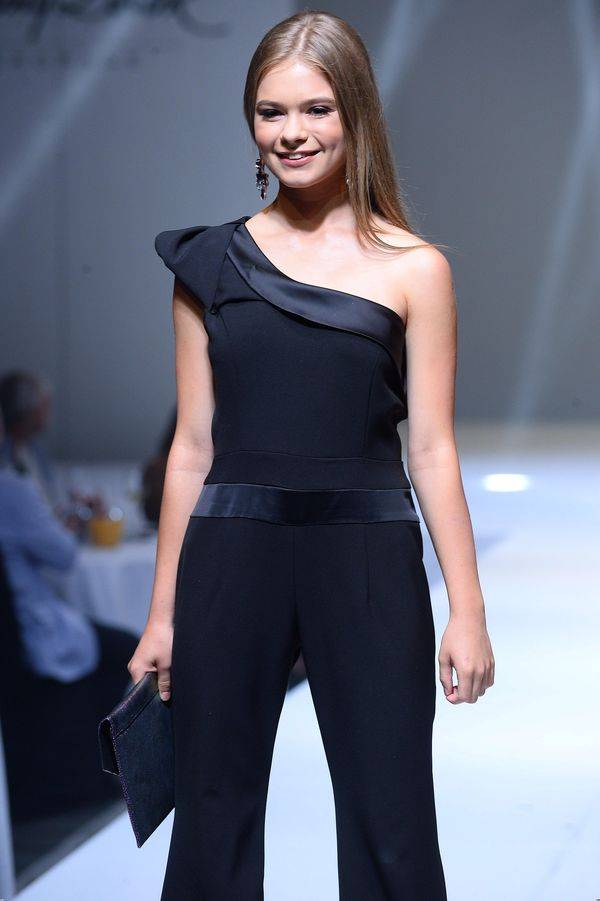 Julia Wróblewska na wybiegu! Zamieniła tutu na kobiecy kombinezon