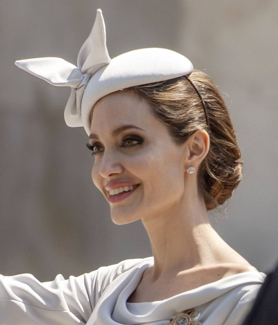 Angelina Jolie niczym KSIĘŻNA na uroczystości w Londynie (ZDJĘCIA)