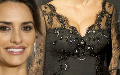 Penelope Cruz kusi dekoltem (FOTO)