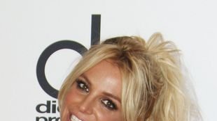 Gdy Britney Spears bawi się w swatkę, skutek jest marny