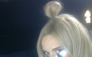 Doda topless w sesji promującej nowy album (FOTO)